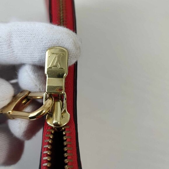 Louis Vuitton Epi Pochette Accessoires - Picture 13 of 16